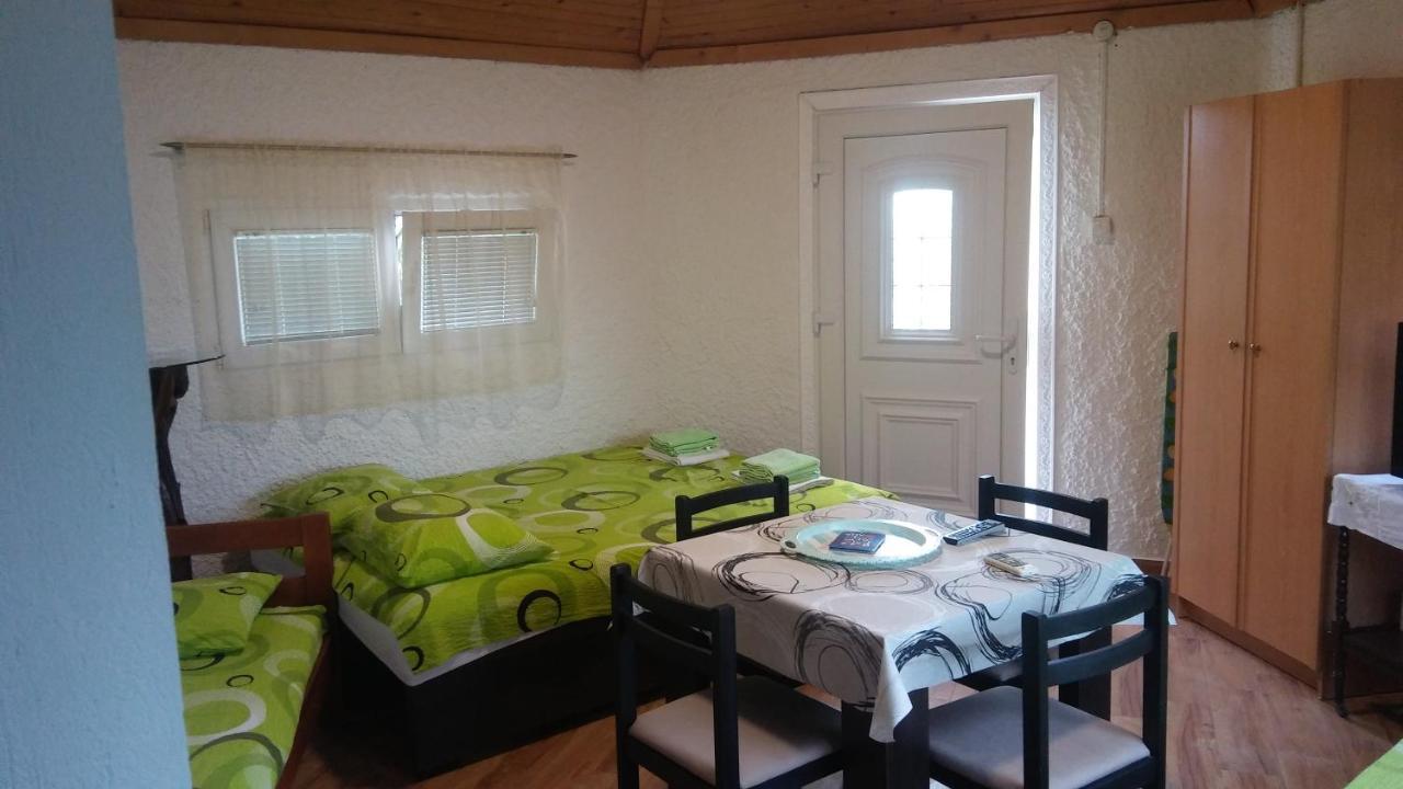 Petkovic Apartmani 1 Тиват Екстериор снимка