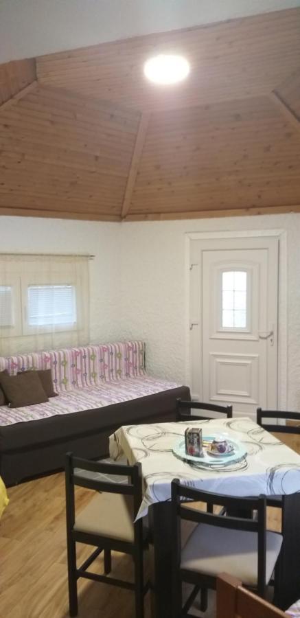 Petkovic Apartmani 1 Тиват Екстериор снимка